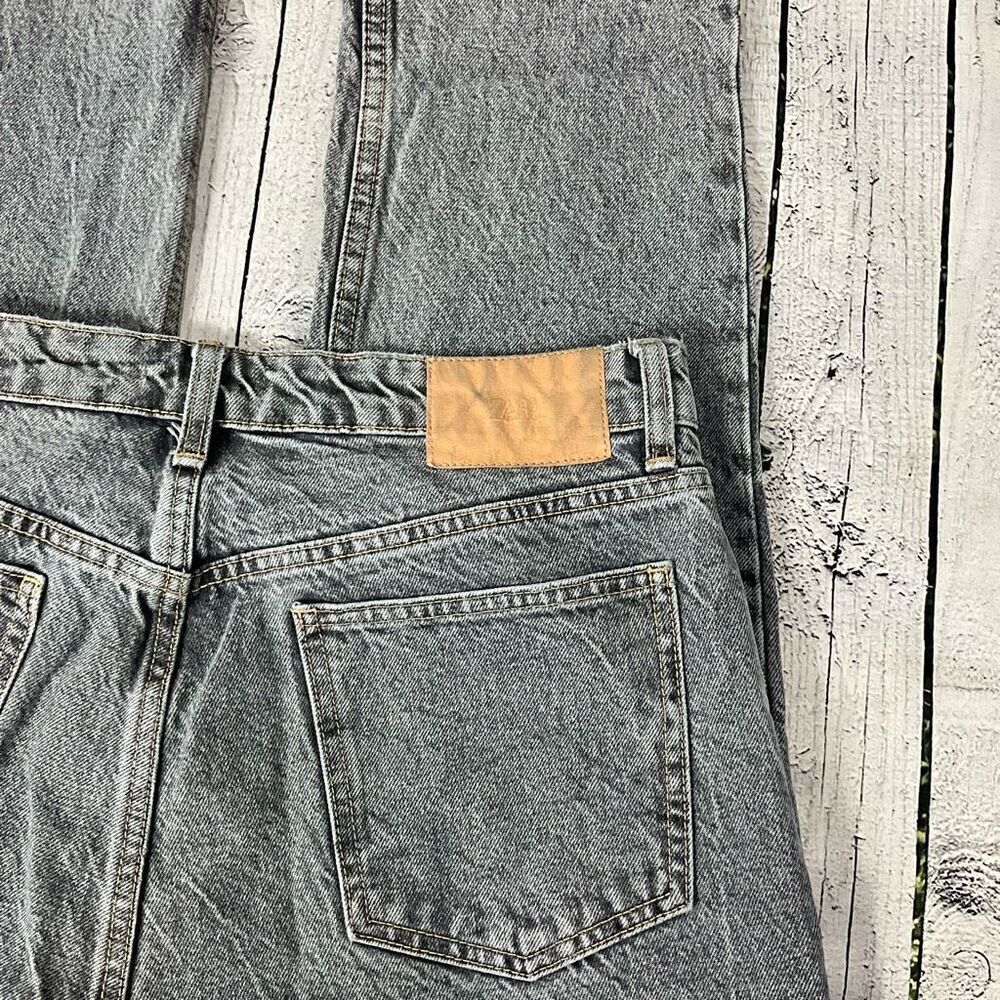 ZARA Gray Tapered Leg Jeans - Picture 3 of 4